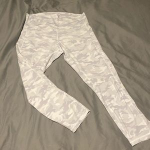Fabletics Size XL Grey Camo Leggings